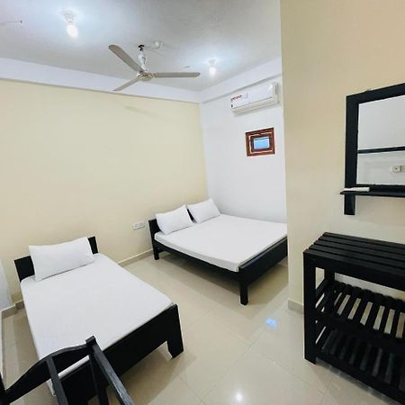 Natraj Guest House Trincomalee Exterior foto