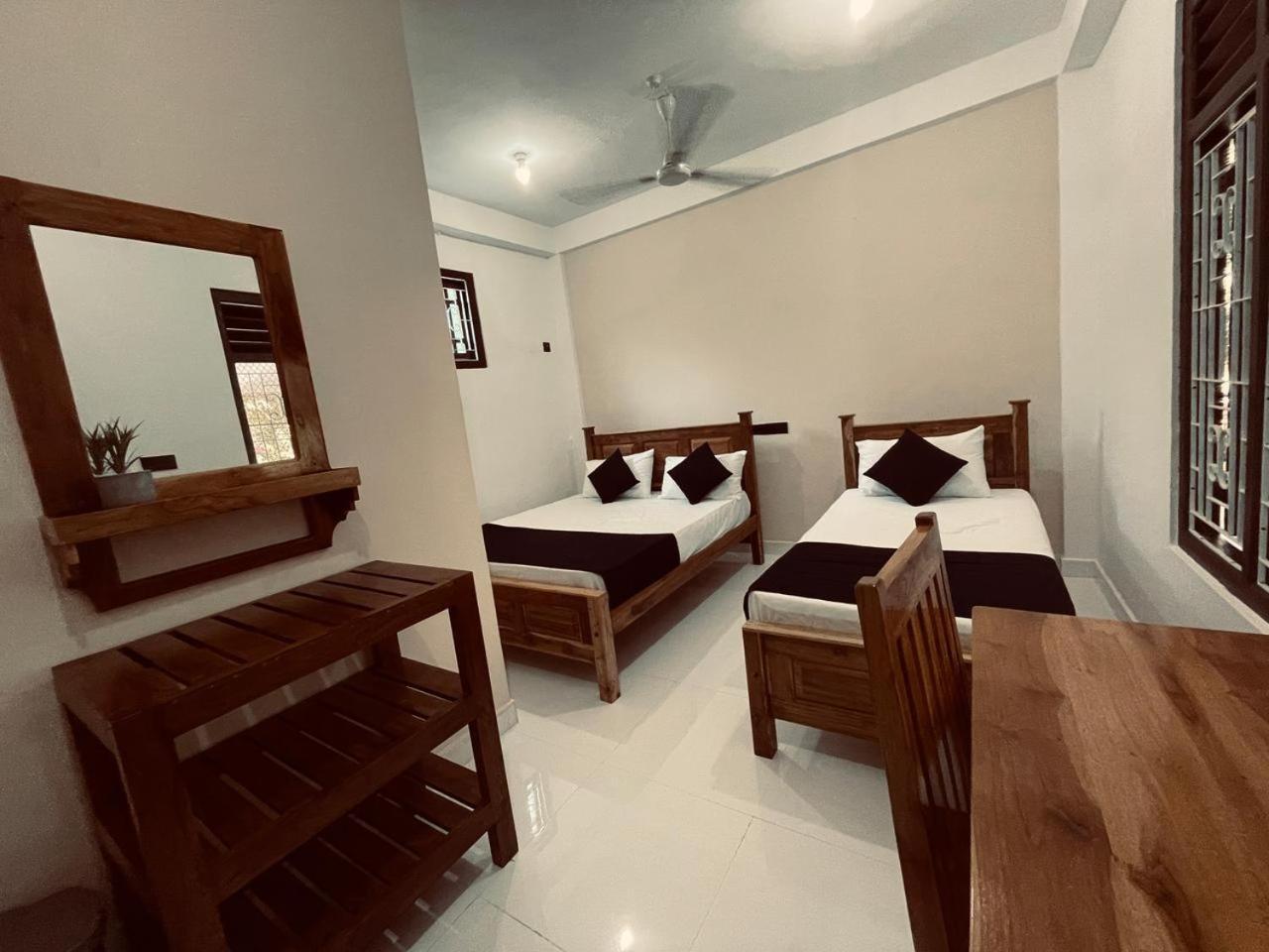 Natraj Guest House Trincomalee Exterior foto
