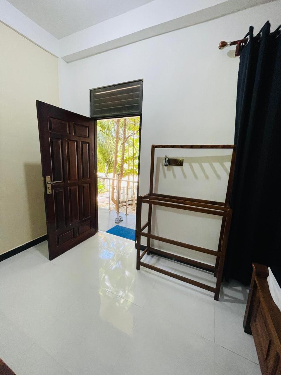 Natraj Guest House Trincomalee Exterior foto